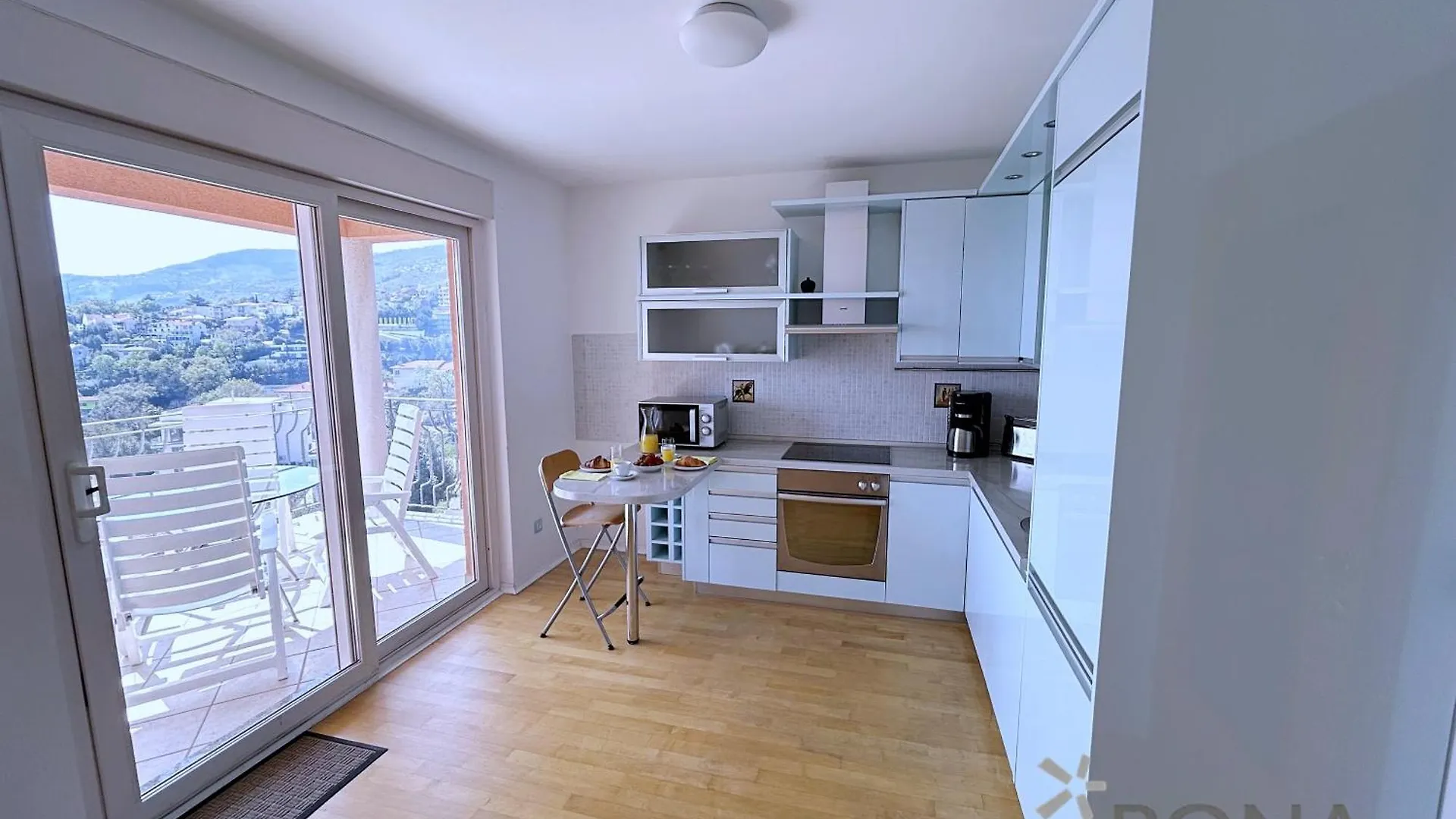 Rona Spacious Apartment With A Panoramic View Ičići Chorvatsko