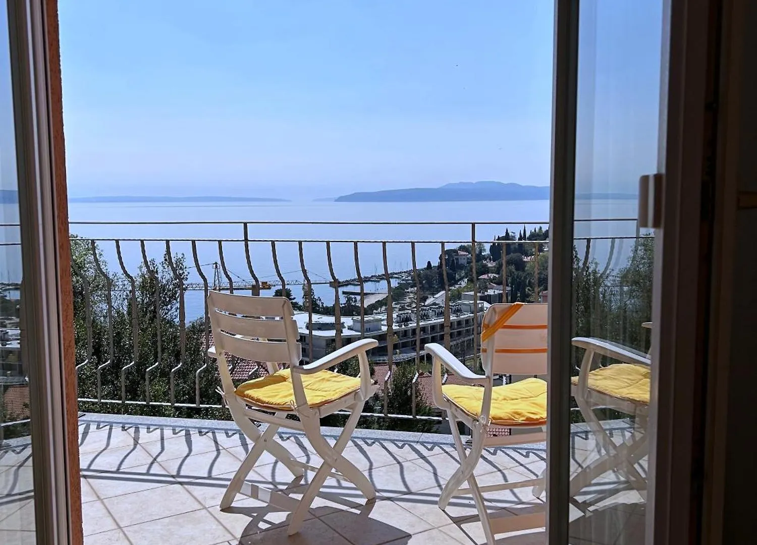 Rona Spacious Apartment With A Panoramic View Ičići